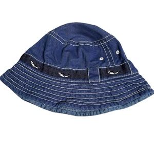 Baby Gap blue embroidered shark bucket hat size M/L